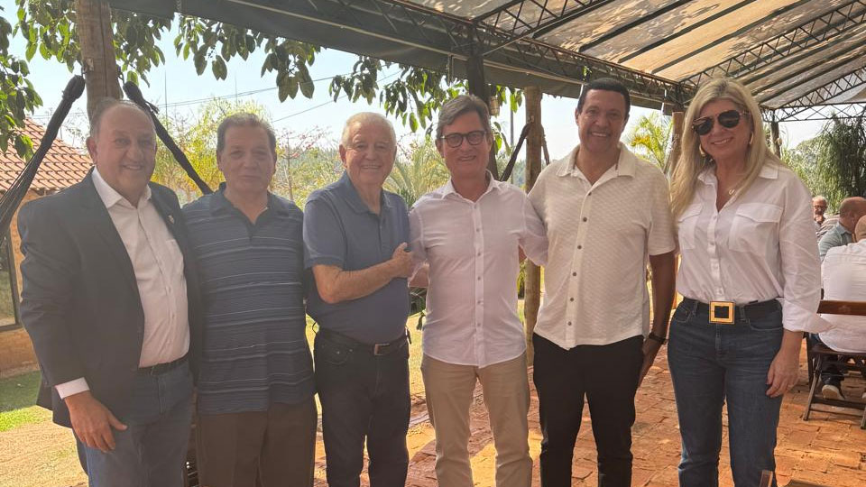 Dr. Edison solicita novos equipamentos em encontro com secretário de Agricultura de SP