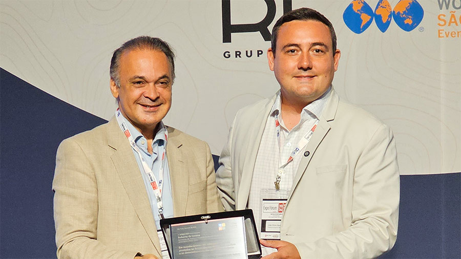 João Victor participa da Expo Fórum e homenageia secretário estadual de Turismo