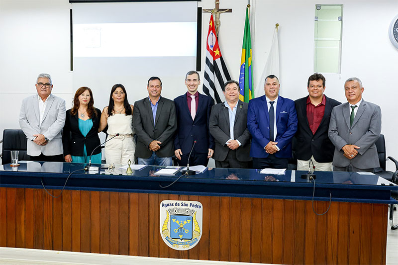 João Victor e Dr. Édison tomam posse para mais um mandato em Águas de São Pedro